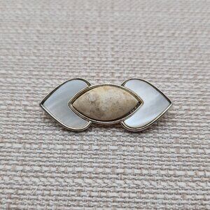 Sterling Silver Beige Stone With Heart Shell Accents Pin Brooch B717